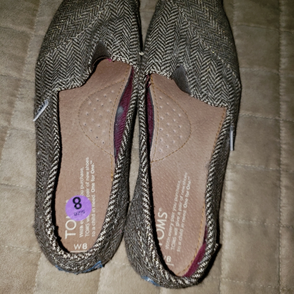 Tom's slip ons